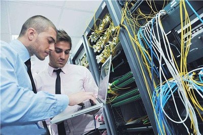 小區(qū)網(wǎng)絡(luò)工程師 守護(hù)居家數(shù)字生活的“隱形衛(wèi)士”